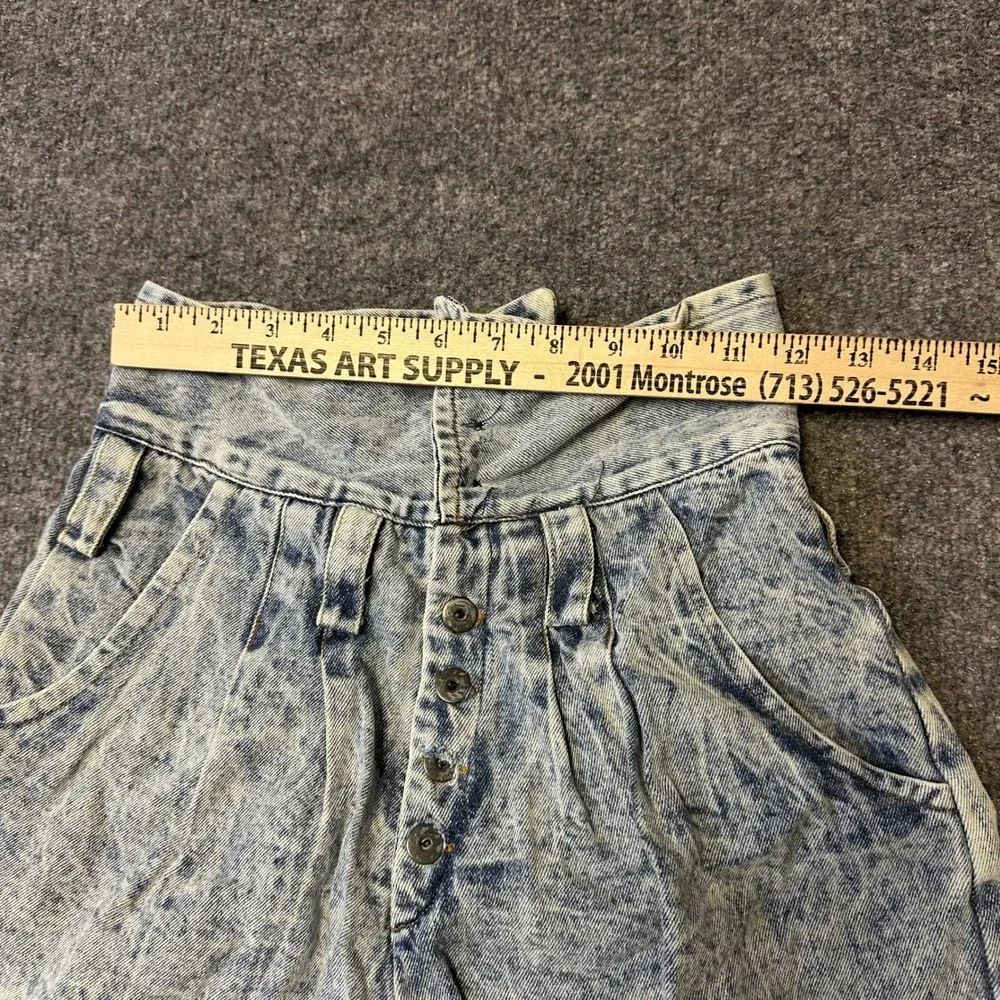 Vintage Denim Shorts Womens Size 5 Blue Acid Wash High Waist Pleated USA Made